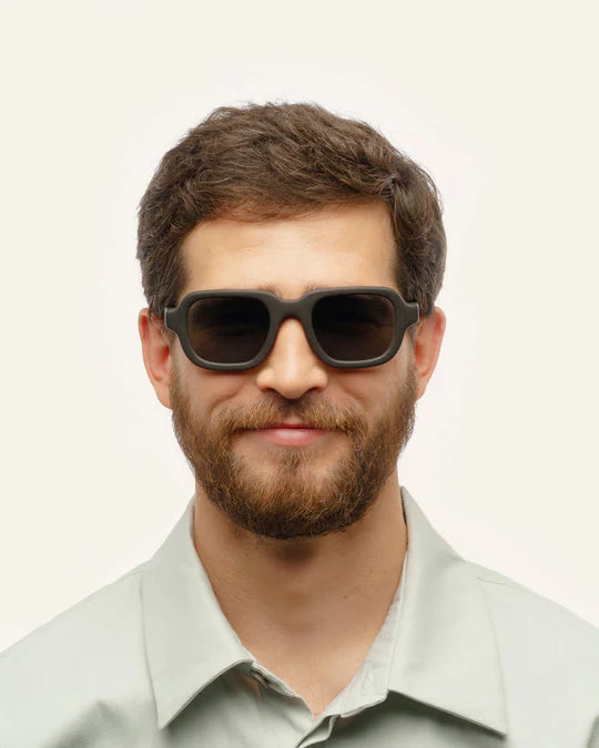 Brade  Gray